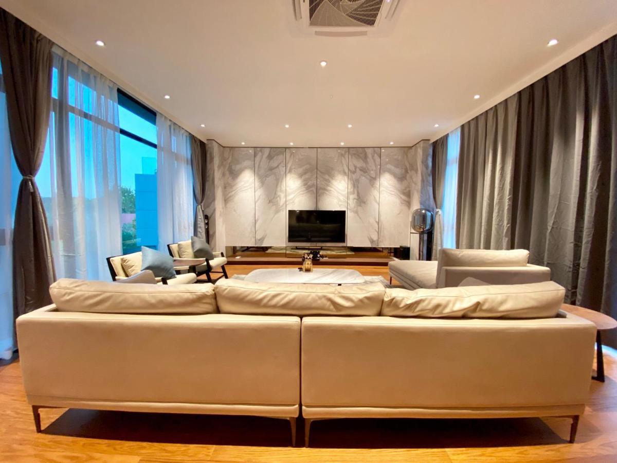 Molly Luxury Private Pool Bungalow茉莉的家豪华私人泳池别墅 Pantai Cenang  Extérieur photo